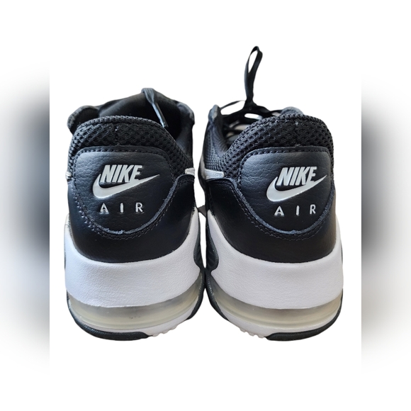 Nike AirMax Excee women's sneakers with comfort insole, Size 7.5, black/white - Picture 2 of 4